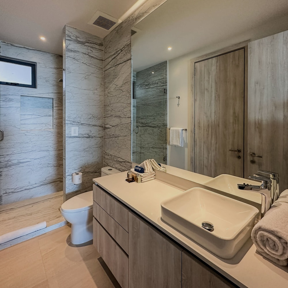 Has it all Beachfront Retreat With Stunning Views
