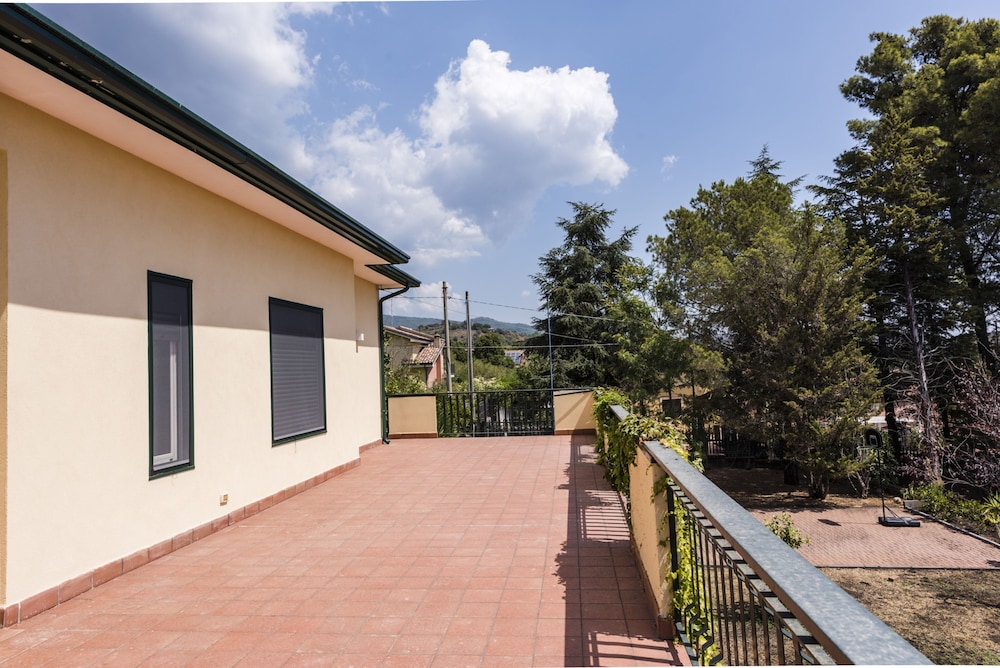 Pedara Escape With Garden by Wonderful Italy