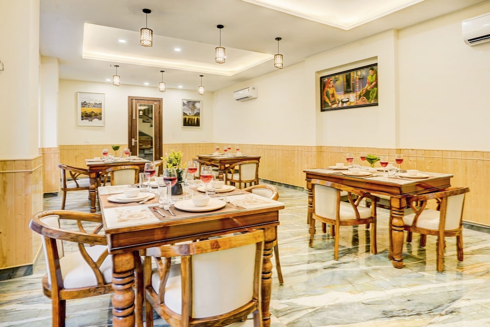 Alaya Stays Serene Woods Hotel Near Mall Road
