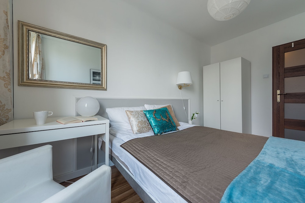 UNIT Warszawa Centrum Room by Metro Rondo ONZ