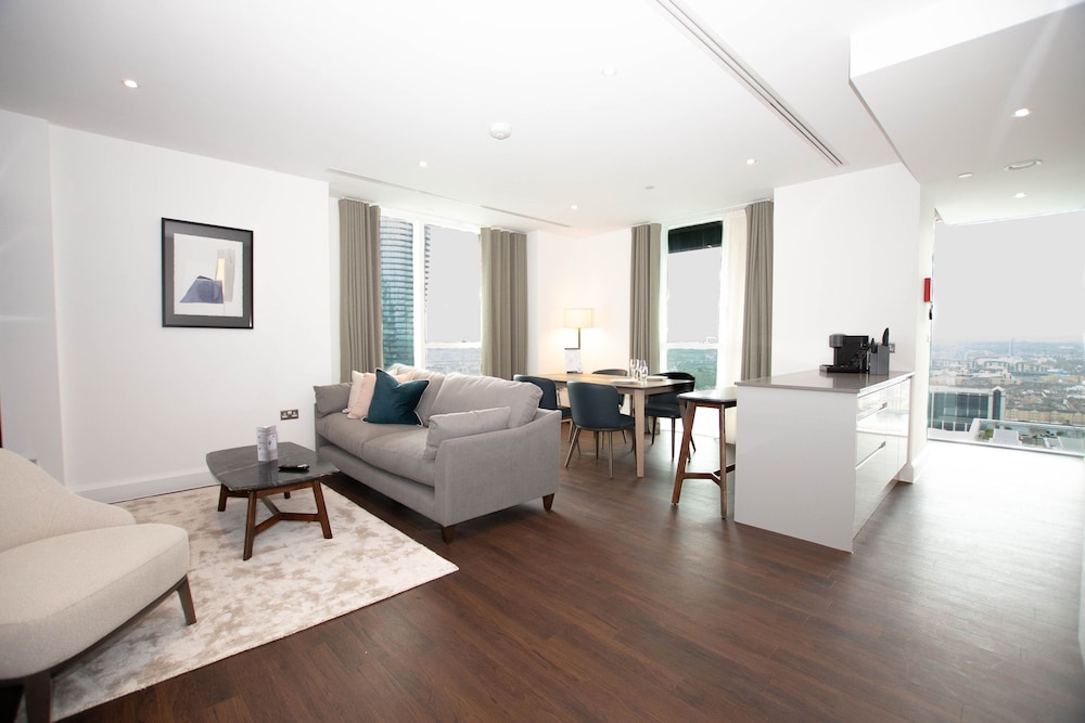 Charles Hope Apartment Canary Wharf