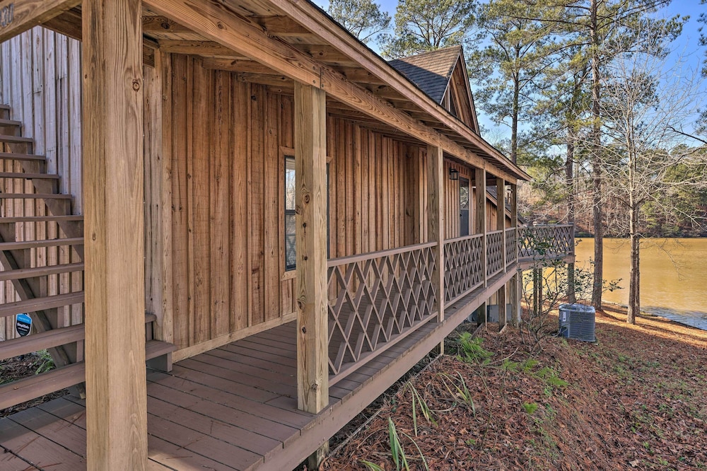 Riverfront Shelby Home w/ Private Boat Dock! view 3