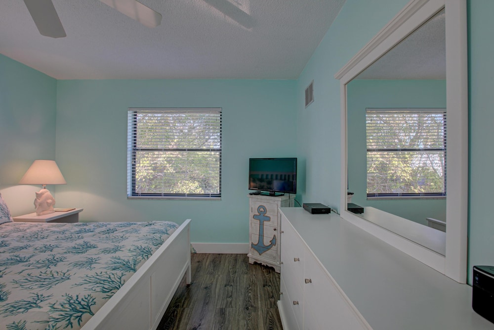 Anna Maria Island Beach Palms 7A