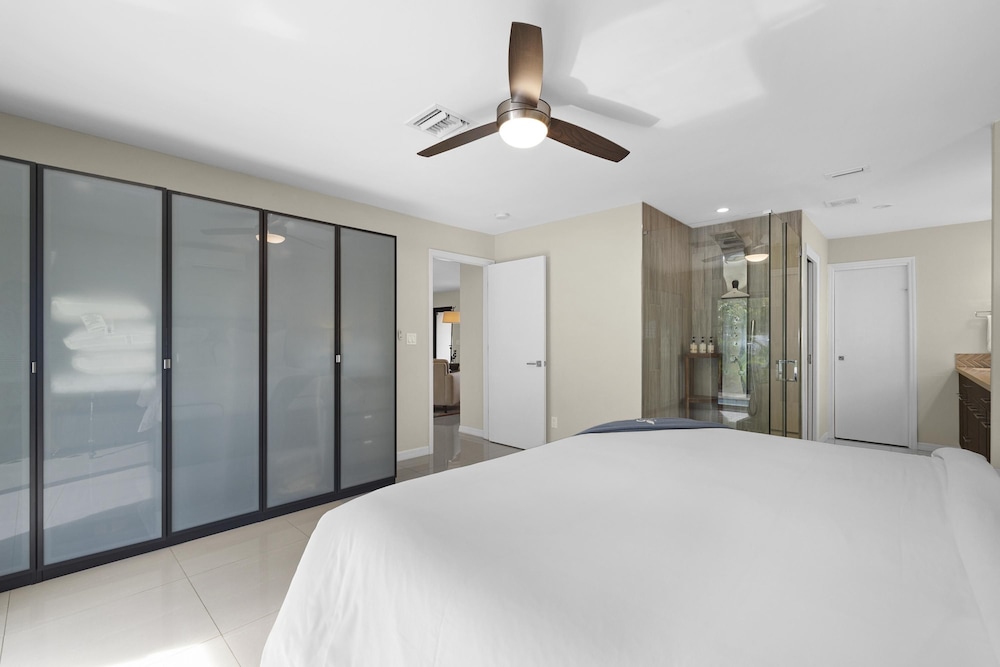 Relax in Luxury - 3 Bed 2 Bath Oasis With Pool