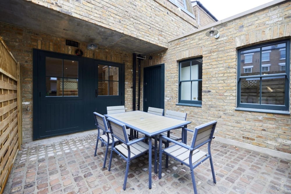 outdoor bbq area