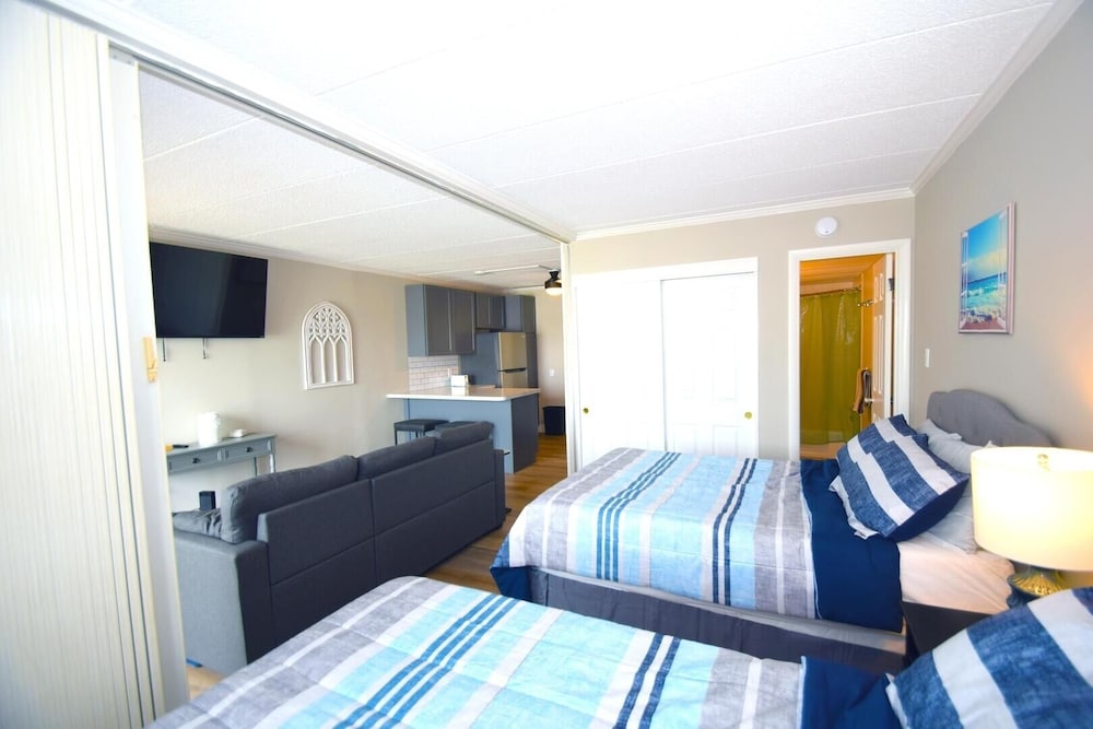 Westward Ho 408 Condo by RedAwning view 3