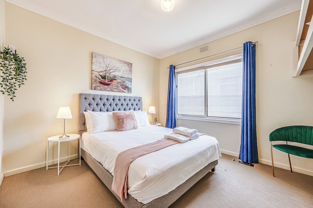 StayAU Private Two-Storey 6 Beds House Wendouree