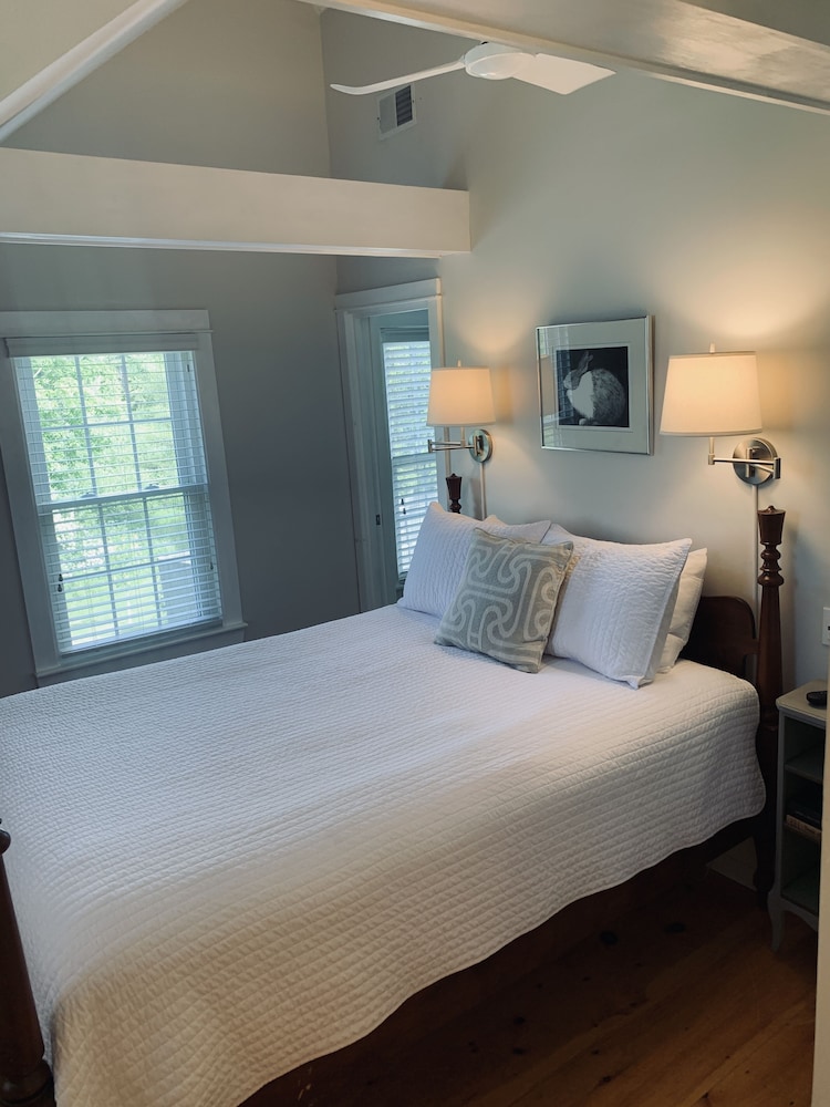 The Orchard House: Inn, Ice Cream, Cafe
