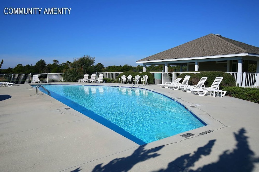 Gray Goose 5 Bedroom Home by RedAwning