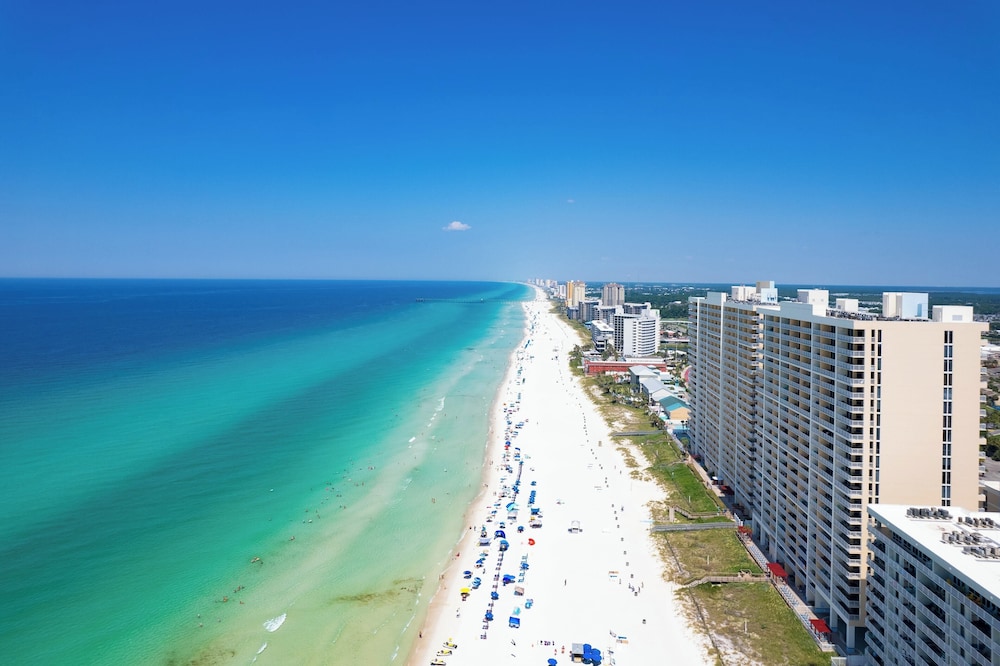 Shoreline Serenity by Avantstay Beachfront + Views!