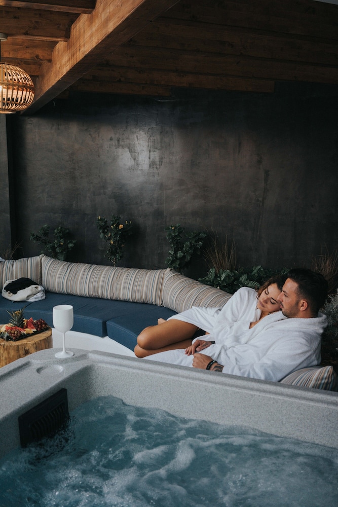 Kahlua Sea View Suites - Adults Only