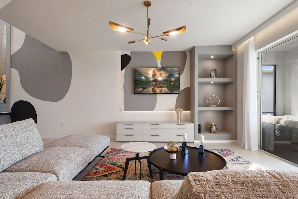 Lux Family Home in Exclusive Windsor Island Resort