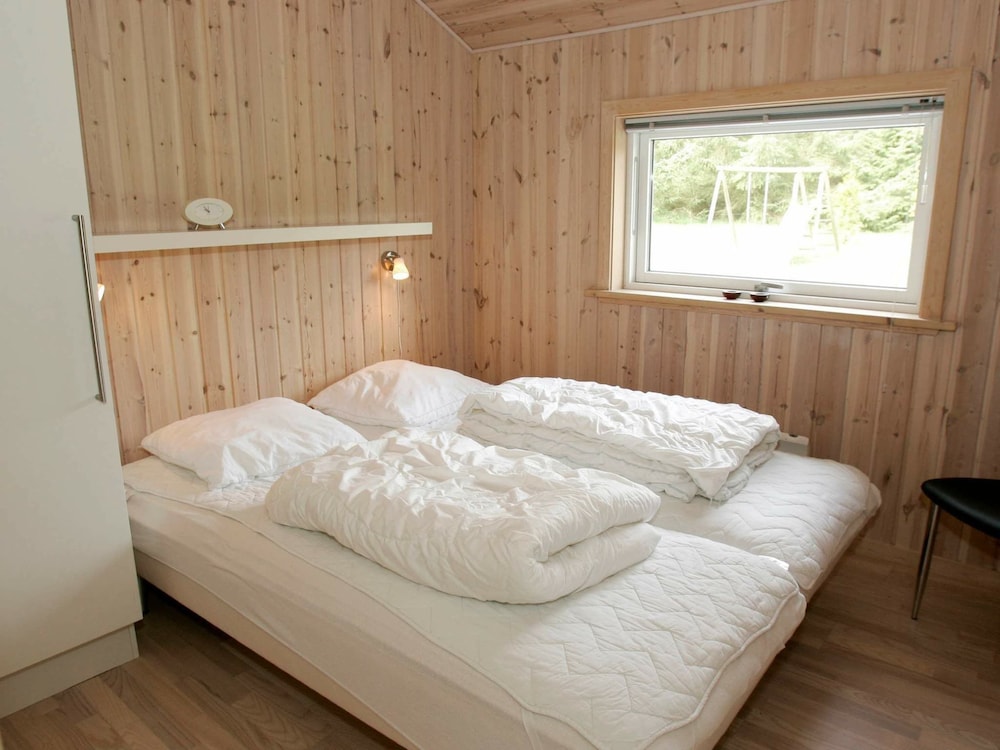 10 Person Holiday Home in Aakirkeby view 4