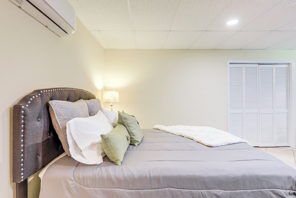 Cozy Jonesboro Studio w/ Patio ~ 22 Mi to Atlanta!