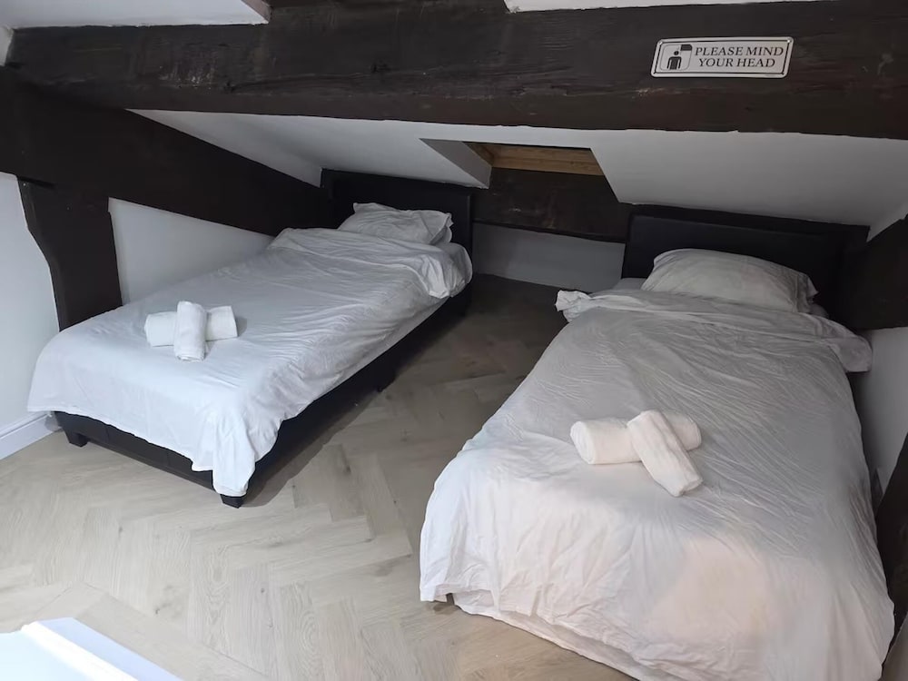 Liverpool Penthouse - Sleeps 8 - City Centre