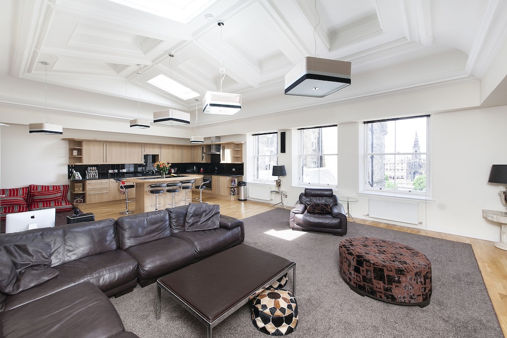 Burnets Apartments