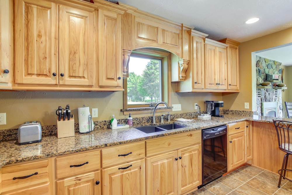 Shawano Vacation Rental: Close to Main Street! view 2