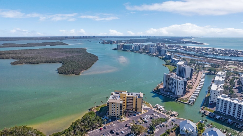 Winward Point Unit 211 2 Bedroom Condo