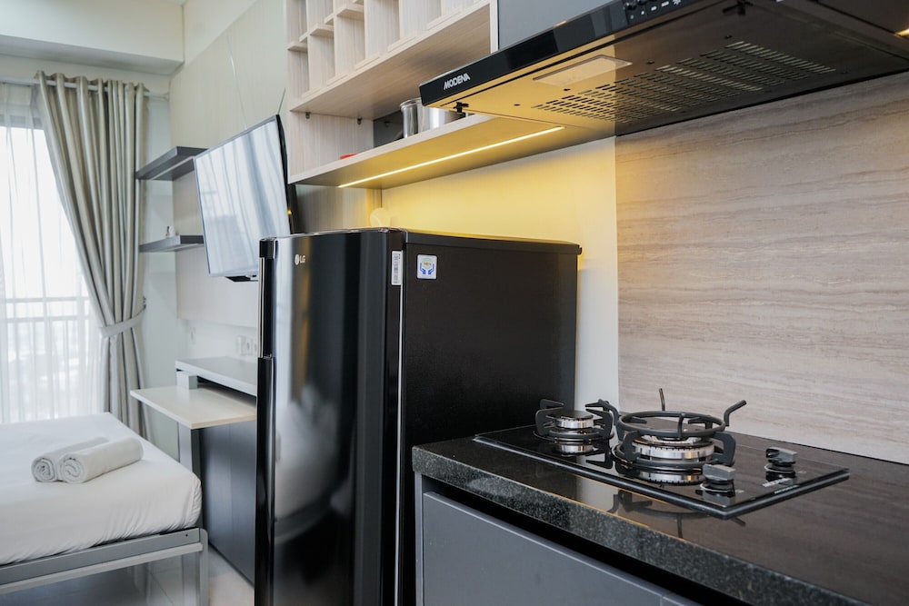 Comfort and Cozy Living Studio Springwood Residence Tangerang Apartment