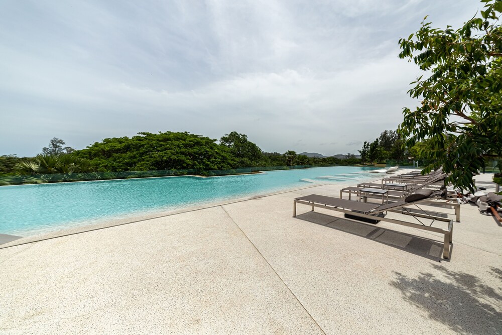Seaside 2BR 200 m to BangTao beach