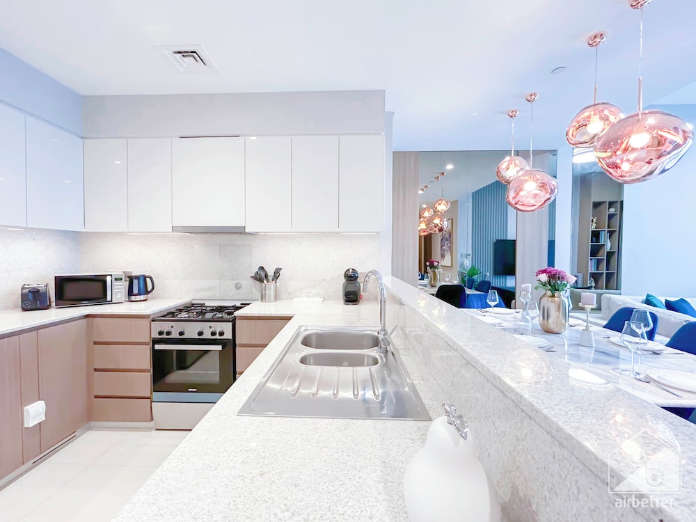 Spacious 3.5 Bedroom Apartment in Burj Royale