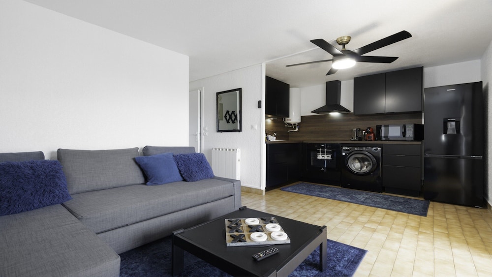 Escape Near the Beach in Agde