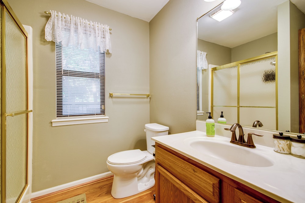 Walk to Pomme de Terre Lake: Pet-friendly Escape