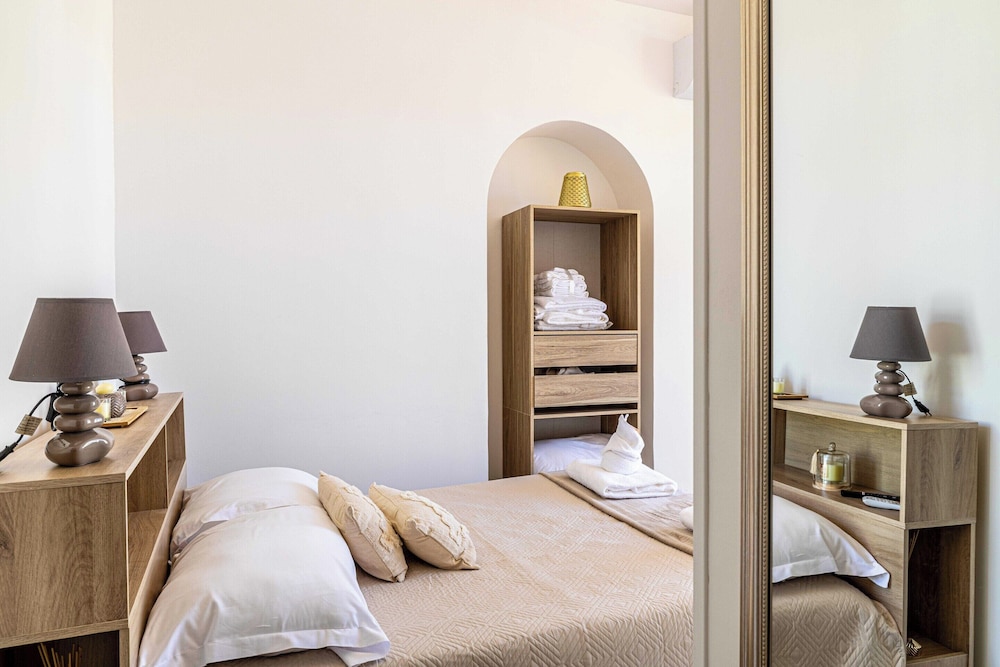 Nice Apartment With a/c - 1bd/4p - Heart of Cannes