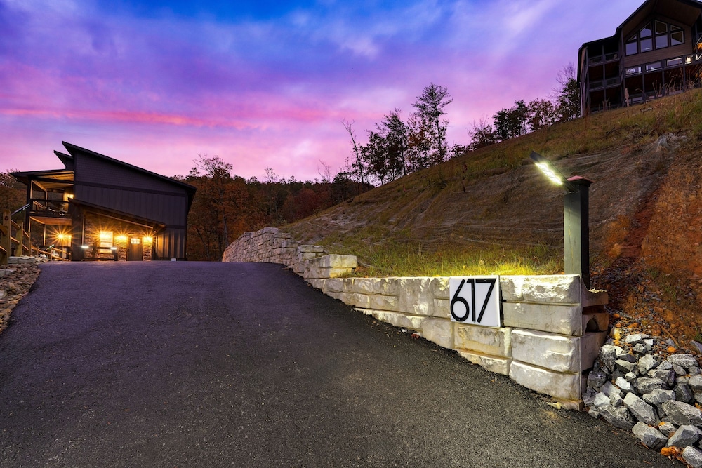 Rambling Ridge Lodge Endless Amenities Fun Indoor Pool Hot Tub A Arcade Game Room