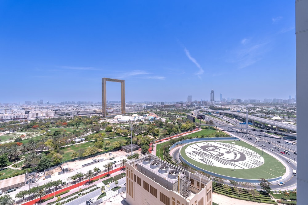 Vogue - Dubai Frame View