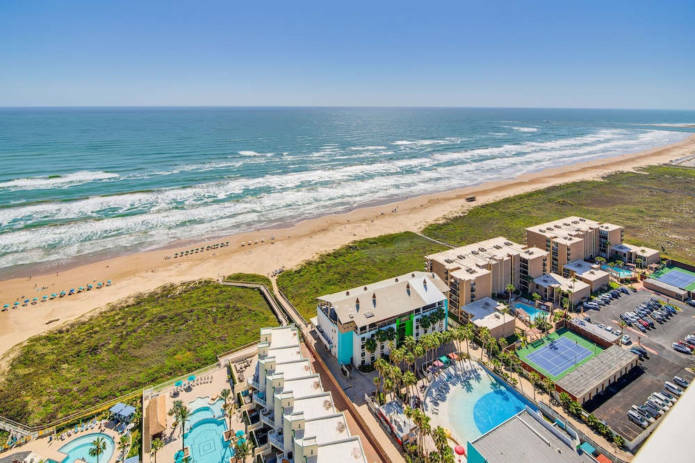 Luxe 28th-floor S Tower Condo: Ocean & Spacex View view 3