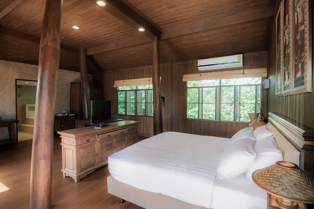 Cyngam Retreat- A Private Pool Villa With Service