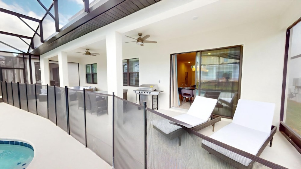 8 Bedroom Themed Rooms Huge Games Room Pool Spa