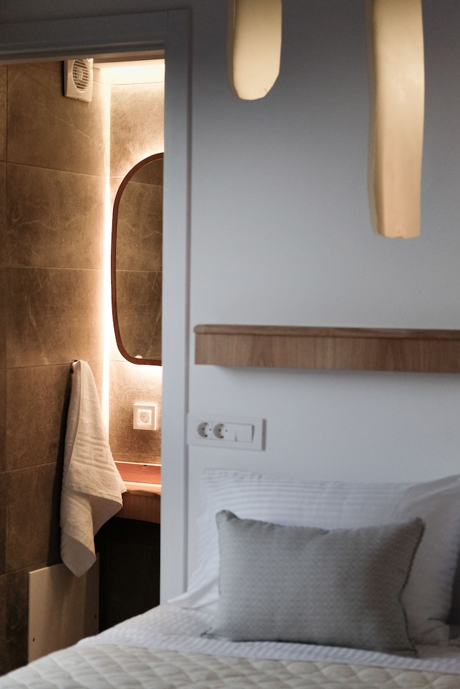 Alafropetra Luxury Suites photo 5