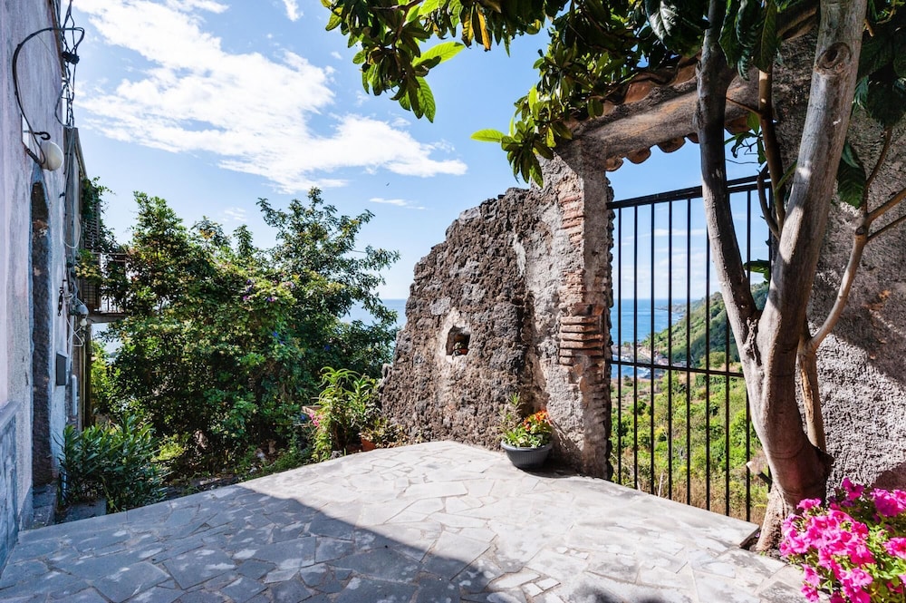 Terra e Mare Apartment by Wonderful Italy