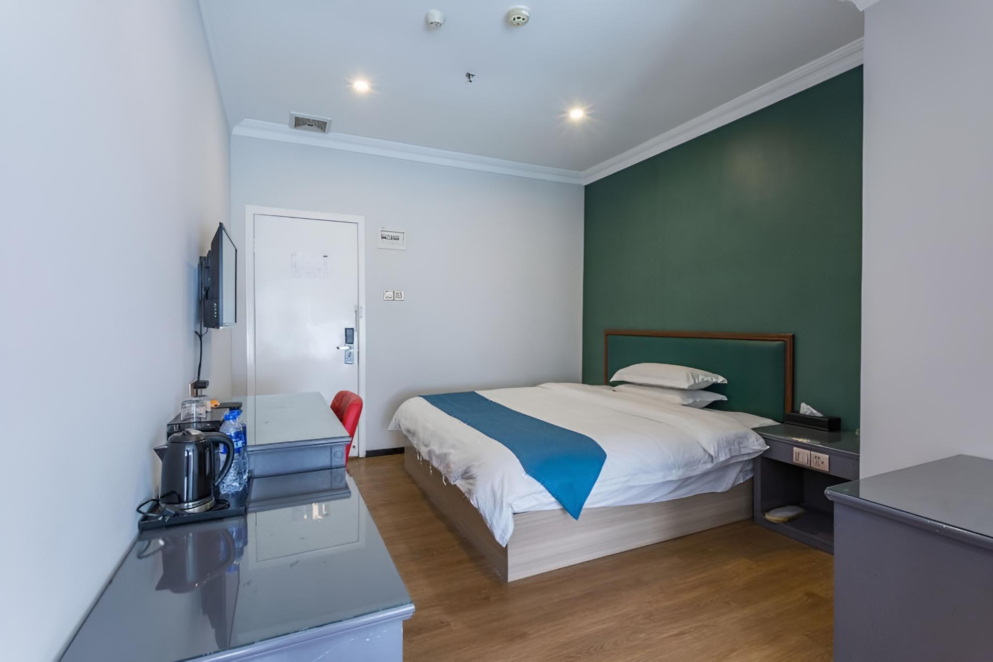 Huiyin Fashion Hotel