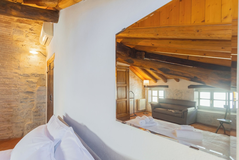 Antiche Mura by Rent all Como