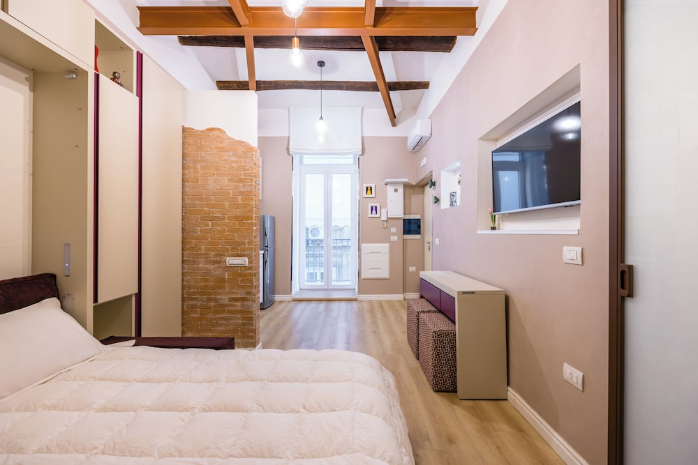 Toledo Warm Renovated Studio