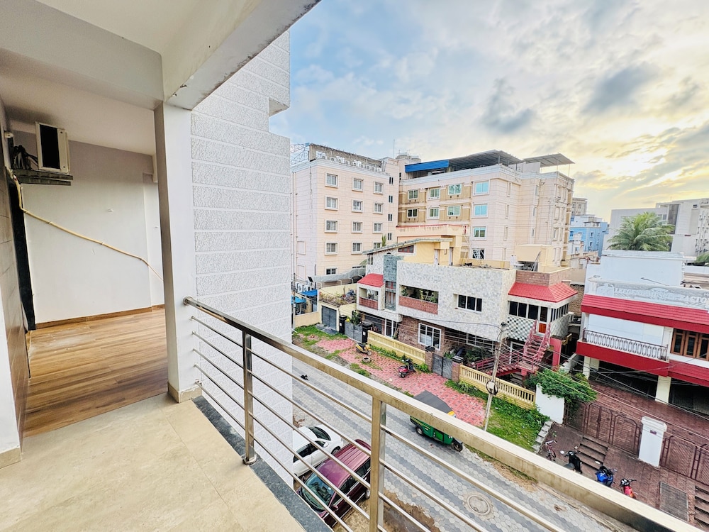Hotel Bay premium Puri