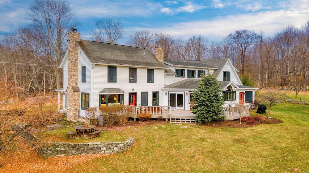 Catskill Park Farm by Avantstay Huge Yard, Fire Pit Near Windham Ski Resort
