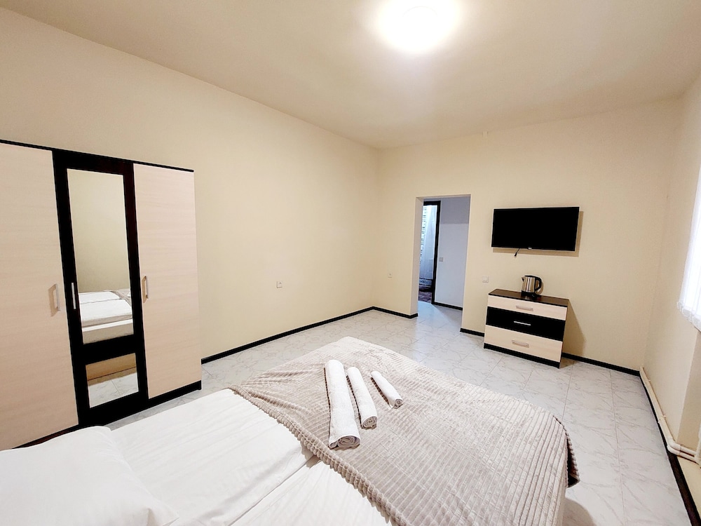 Yerevan Vacations - KaMar Hotel - Property Image 10
