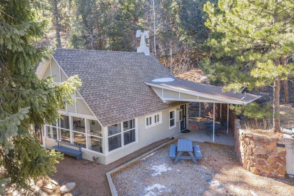 3BR Mountain Escapeat The Base Of Pikes Peakfamily Friendly view 2