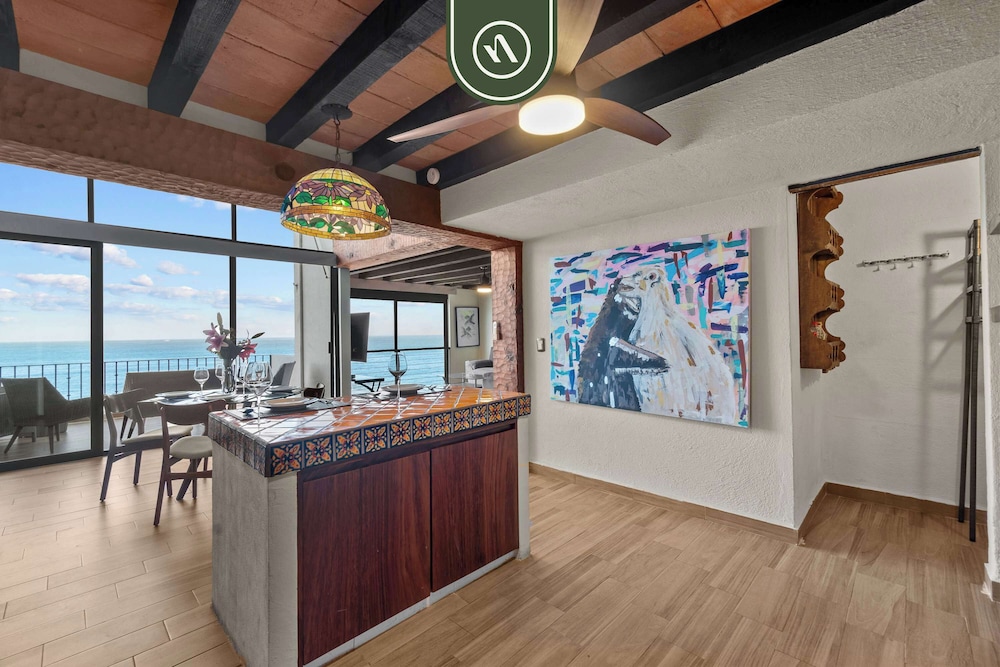 Oceanfront 2 BR Condo With Spectacular View - Pool