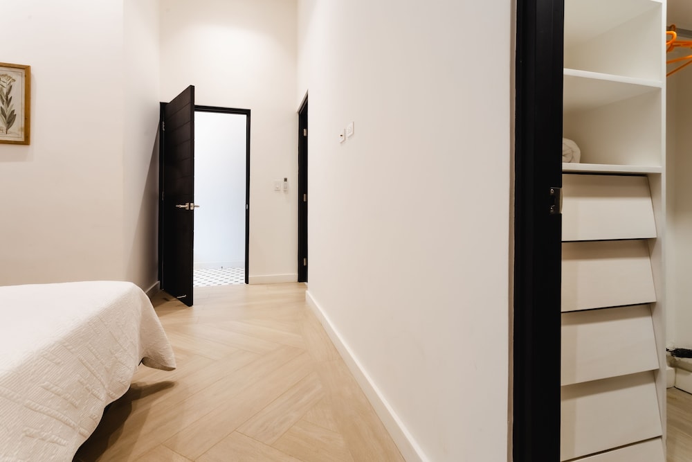 Lefevre 2B view 3