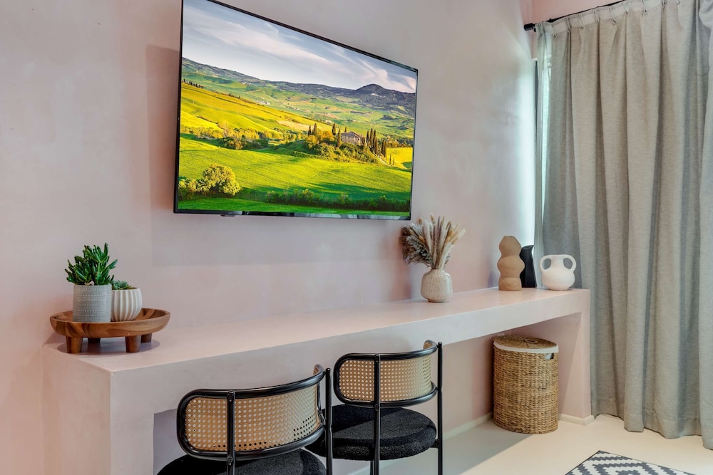 Artisan Studio- Breakfast Nook by Design District