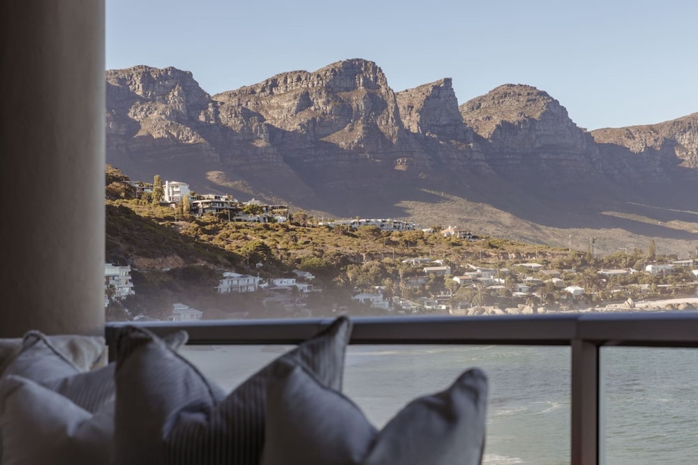 Clifton Views - Oceanfront Home
