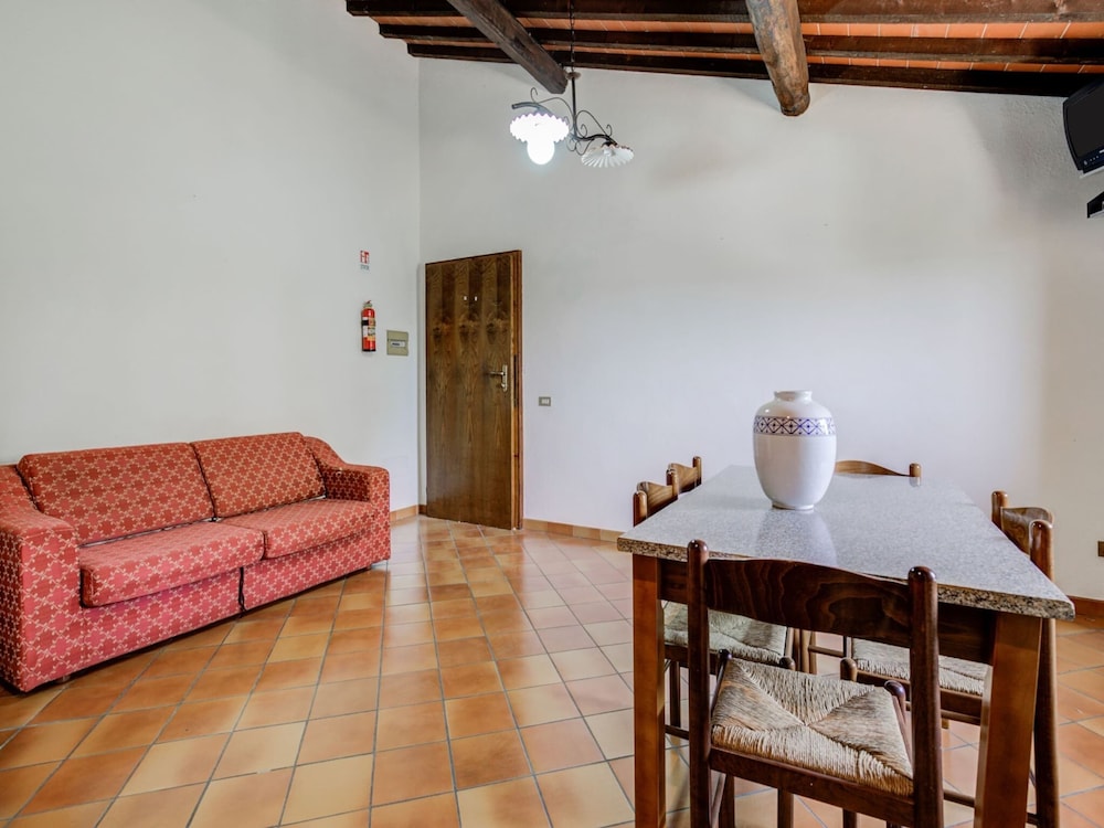 Varna Charm: Tuscan Getaway view 4