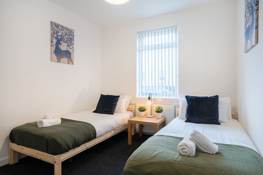 2 Bedroom Apartment-free Parking