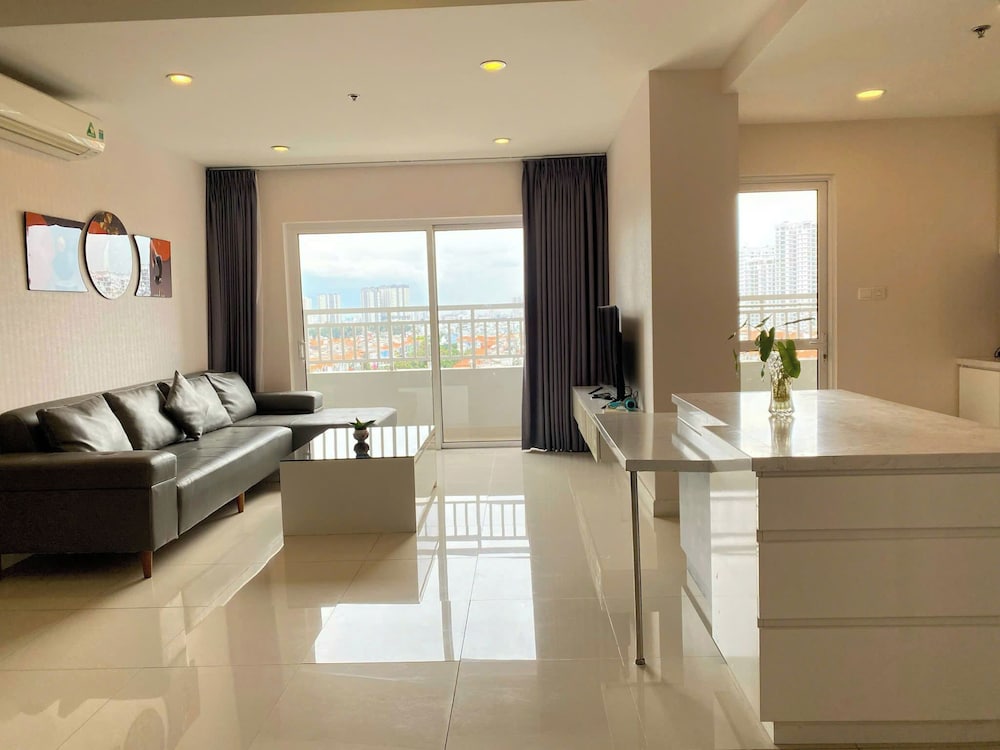 SUNRISE CITY VIEW Retreat