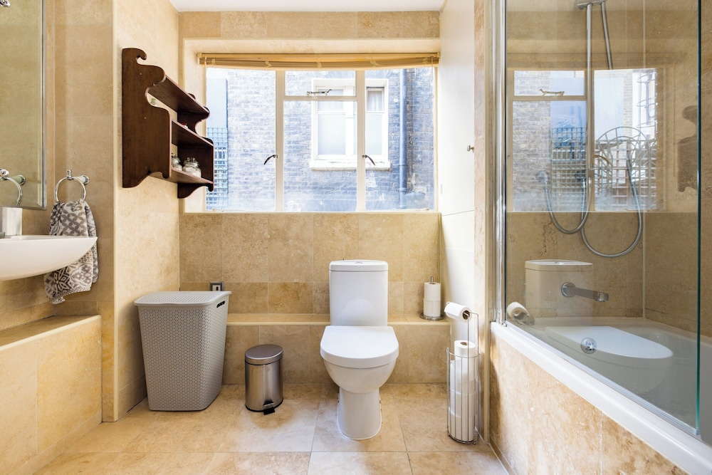 Mayfair 9-bed Townhouse - Sleeps 16, Patio & Ac